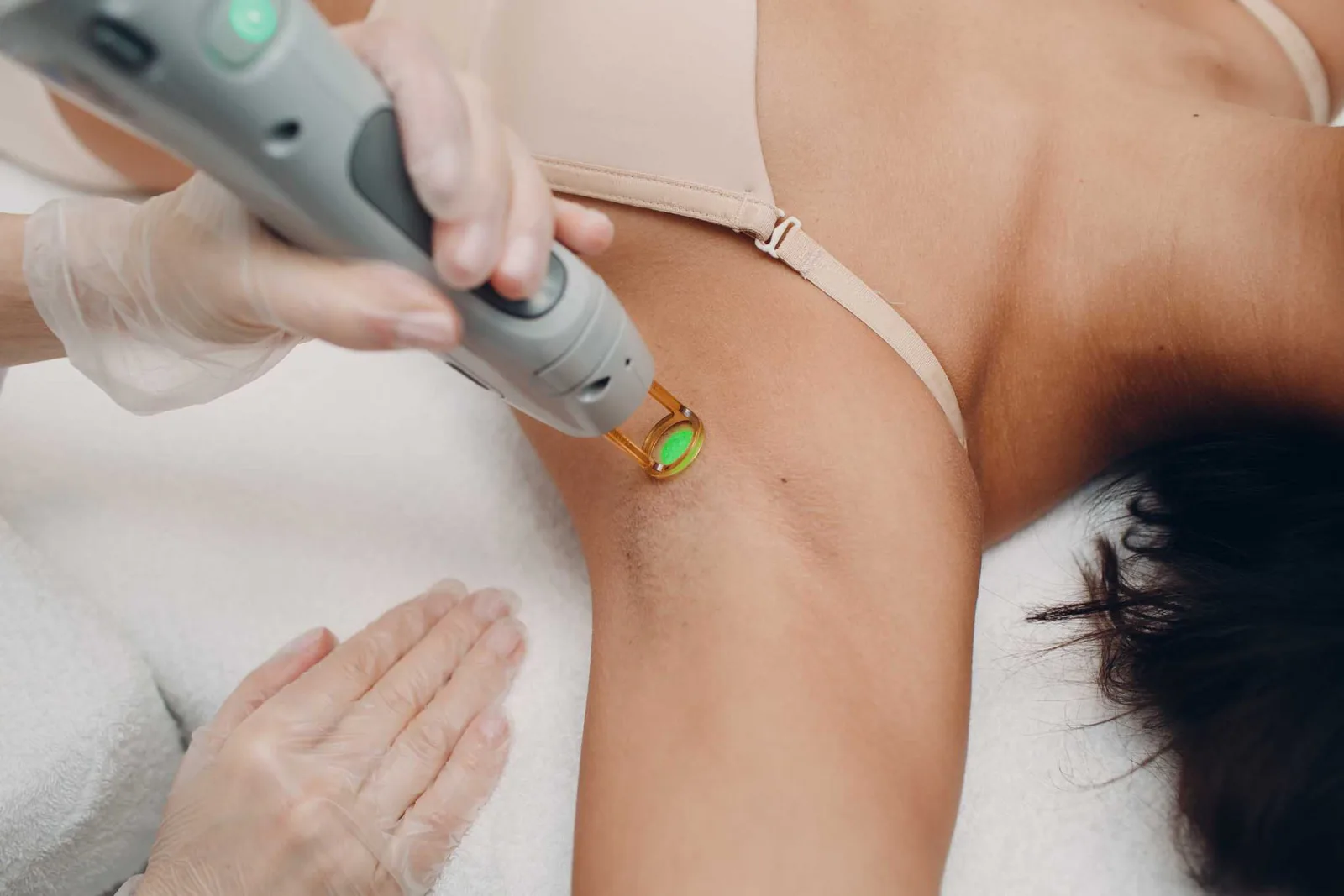 Laserbehandlung der Achseln